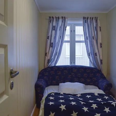 Apartamento Three-bedroom In *