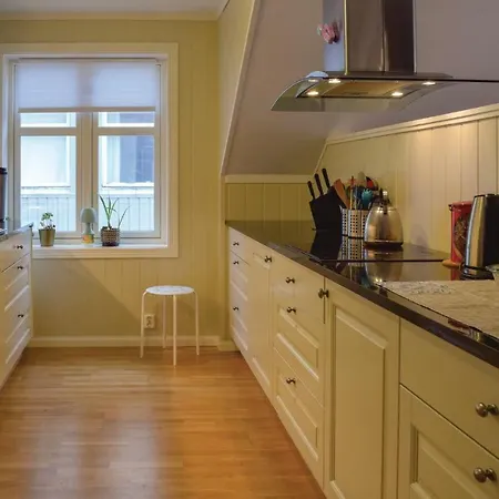 Lejlighed Three-bedroom In *
