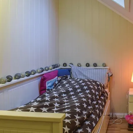 Three-bedroom In Lejlighed